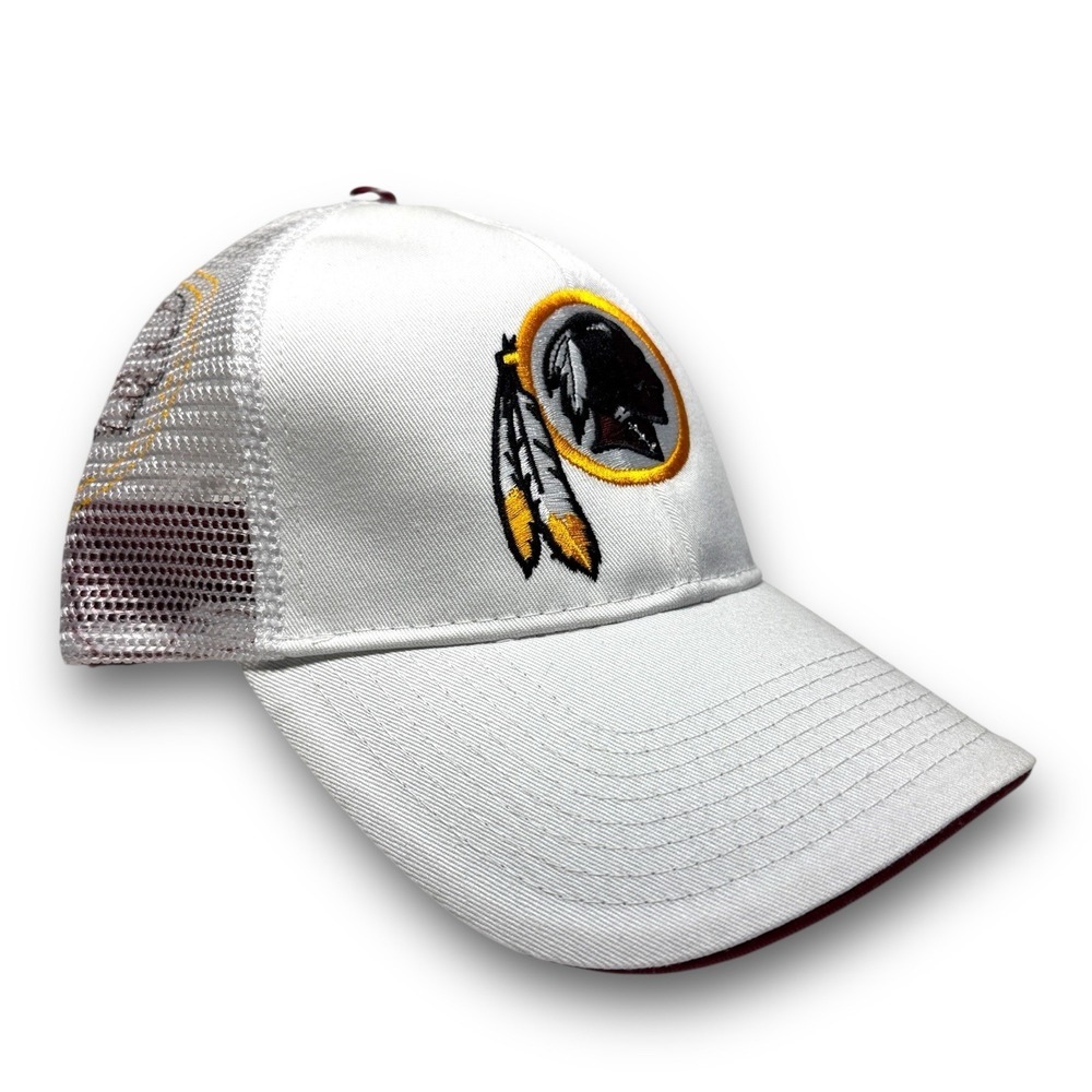 Adidas Washington Redskins NFL Trucker Hat w/ Logo Print on Mesh NWOT Snapback